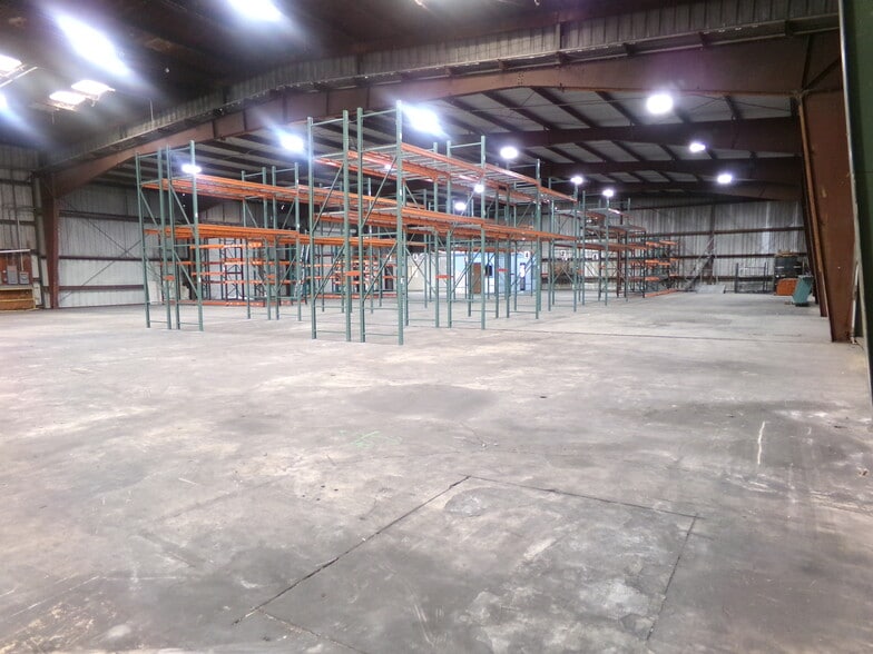 More Photos Of 3030 Winter Lake Rd, Lakeland Distribution For Lease