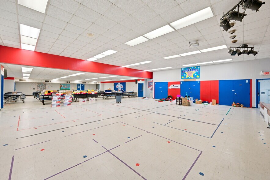 More Photos Of 320 E Miracle Strip Pky, Mary Esther General Retail For Sale