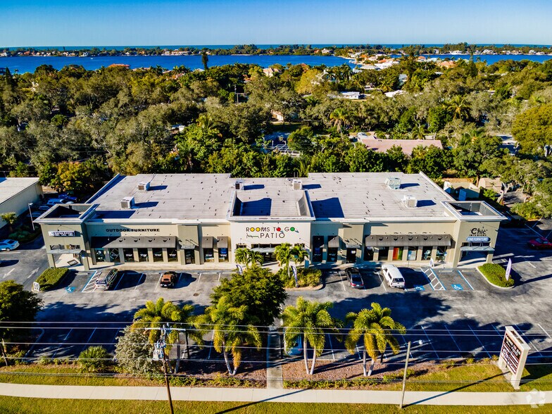 More Photos Of S Tamiami Trl, Sarasota Unknown For Lease