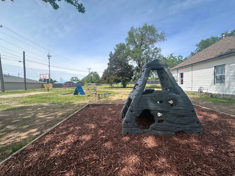More Photos Of 710 W Broadway St, Collinsville Daycare Center For Sale