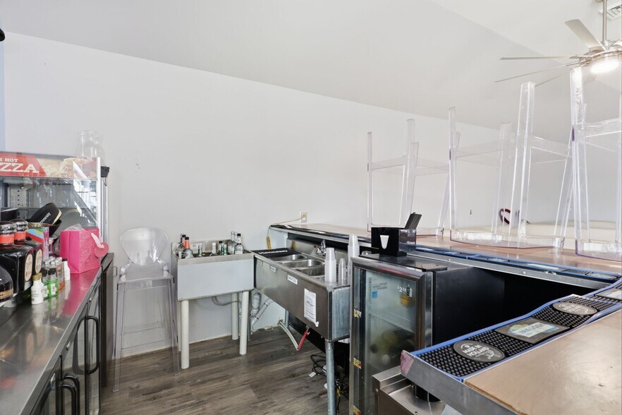 More Photos Of 2081 Niagara St, Buffalo Restaurant For Sale