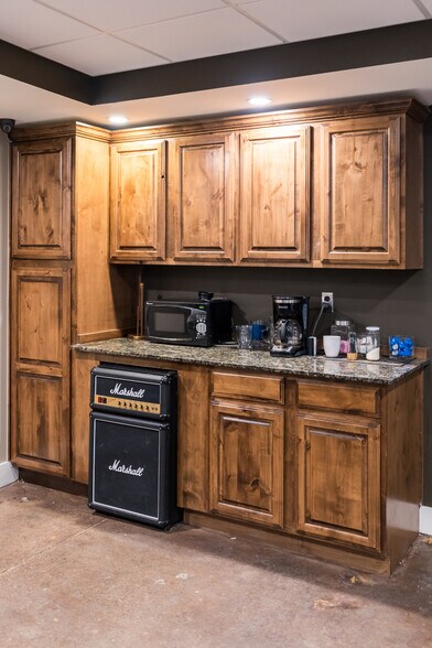 More Photos Of 2908 Epperly Dr, Del City Loft Creative Space For Sale