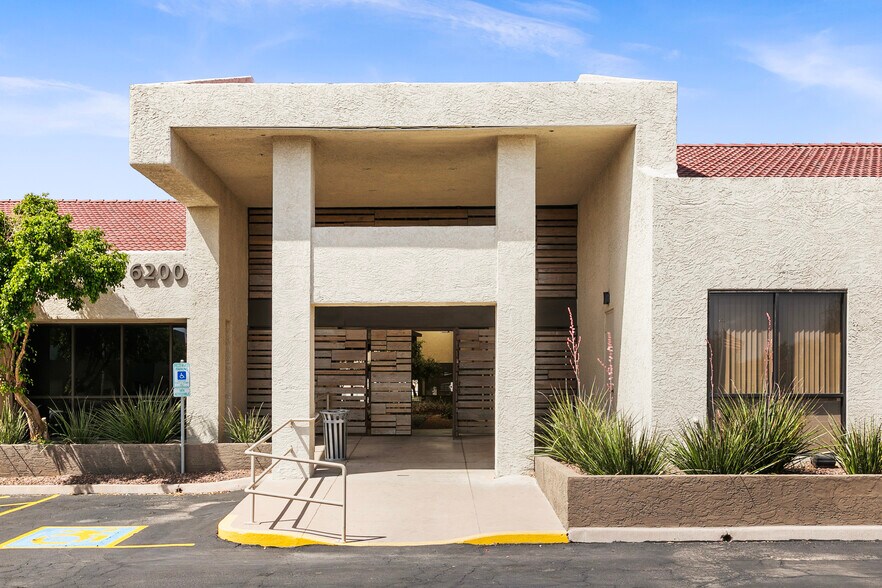 More Photos Of 6200 S McClintock Dr, Tempe Medical For Lease