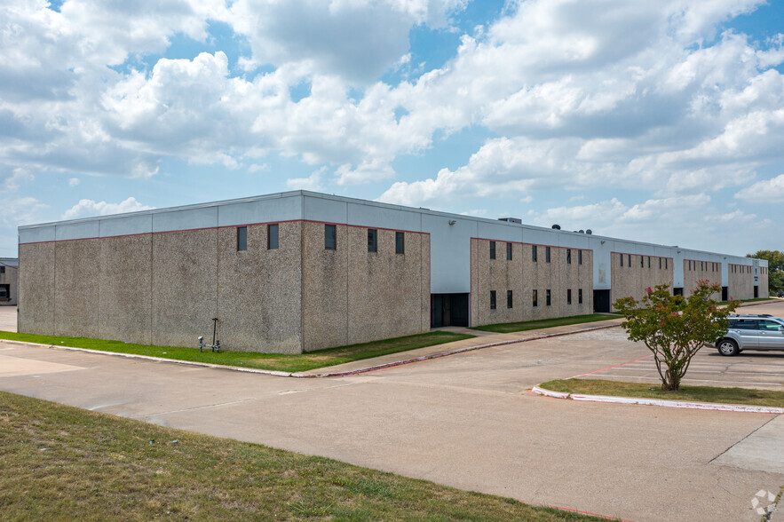 Primary Photo Of 6420-6428 Wuliger Way, North Richland Hills Distribution For Lease