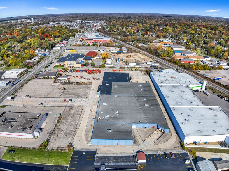 More Photos Of 2010 N Dort Hwy, Flint Service For Sale