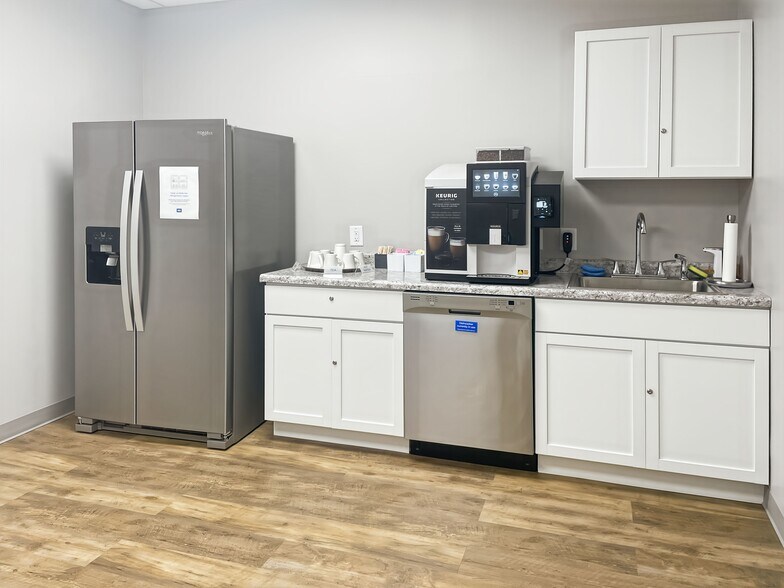 More Photos Of 3600-3700 Park 42 Dr, Sharonville Coworking Space