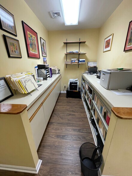 More Photos Of 8607-8609 2nd Ave, Silver Spring Medical For Sale