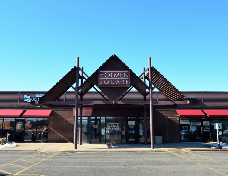 More Photos Of 500 N Holmen Dr, Holmen Health Club For Sale