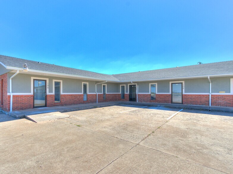 More Photos Of 7030 W Wilshire Blvd, Oklahoma City Storefront Retail Office For Lease