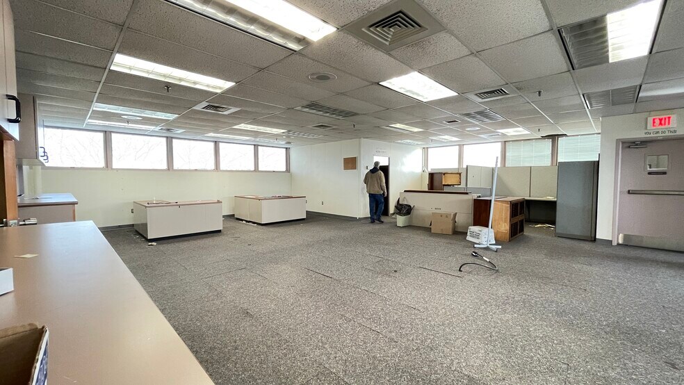 More Photos Of 446-450 Union Blvd, Allentown Medical For Lease