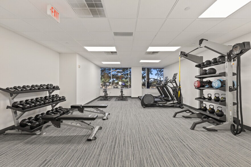 More Photos Of 18383 Preston Rd, Dallas Office For Lease