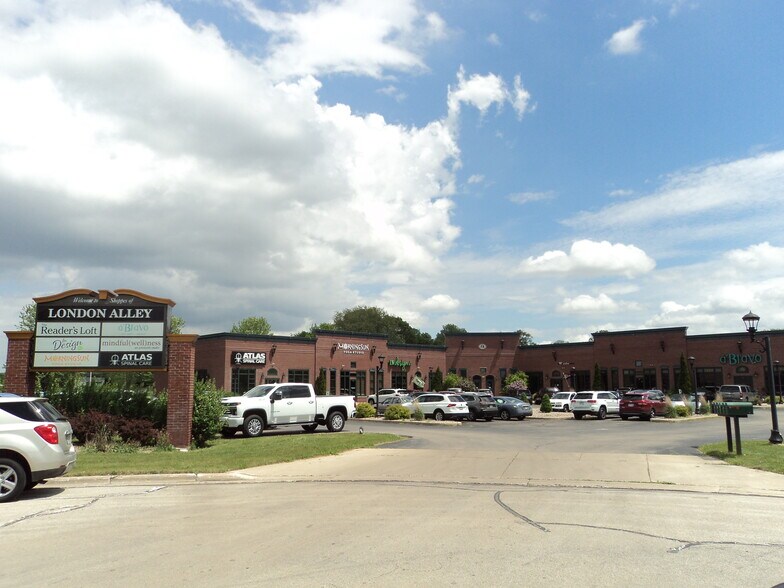 More Photos Of 2069 Central Ct, Green Bay Storefront Retail Office For Lease