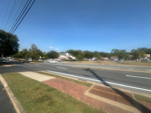 More Photos Of 3920 Kennett Pike, Wilmington Storefront For Lease