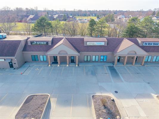 More Photos Of 2789 Maplecrest Rd, Fort Wayne Freestanding For Sale