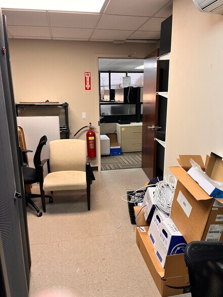 More Photos Of 600 Broadhollow Rd, Melville Office For Lease