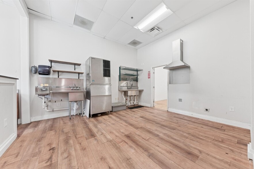 More Photos Of 826 N Dixie Hwy, Lantana Apartments For Sale