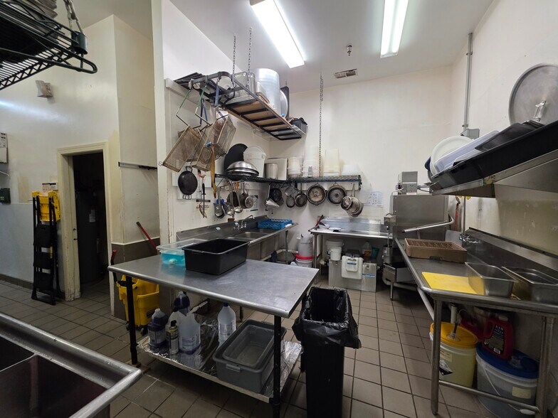 More Photos Of 68 Bluffton Rd, Bluffton Unknown For Lease