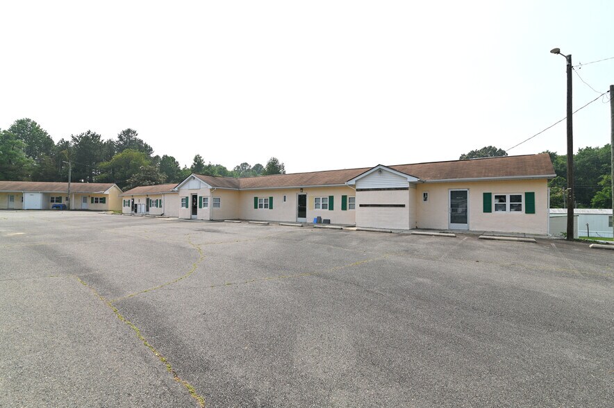 More Photos Of 12302-12356 James Madison Pky, King George Unknown For Lease