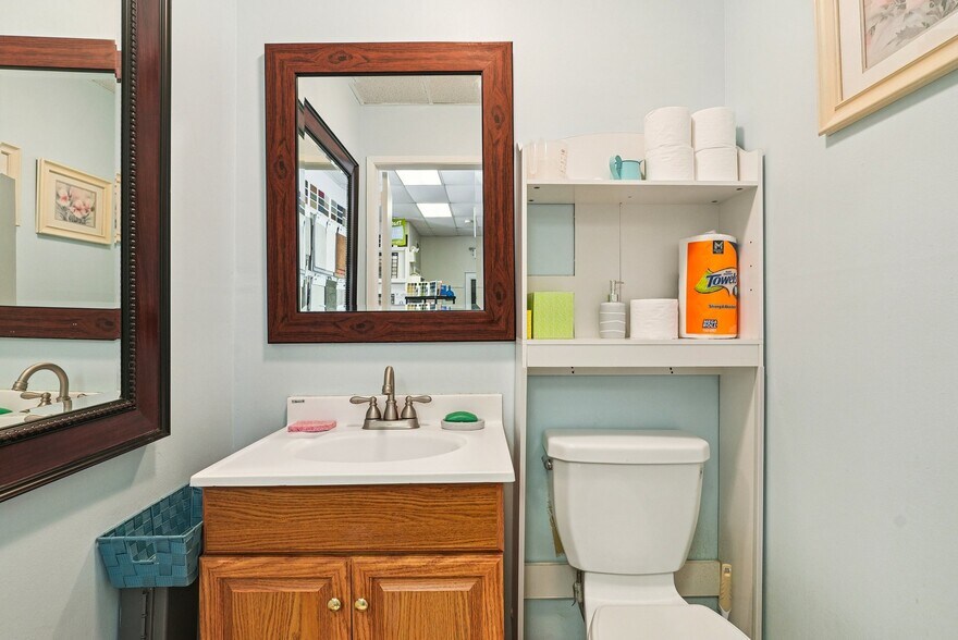 More Photos Of 320 Beverly Rancocas Rd, Willingboro Storefront For Sale