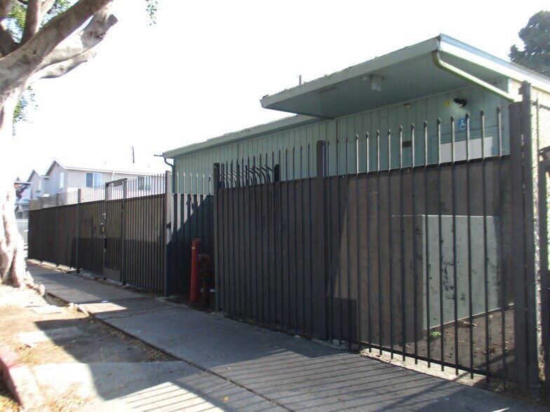 More Photos Of 9900-9904 S Central Ave, Los Angeles Schools For Lease