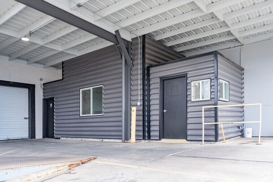 More Photos Of 555 1st St, Exeter Industrial For Lease