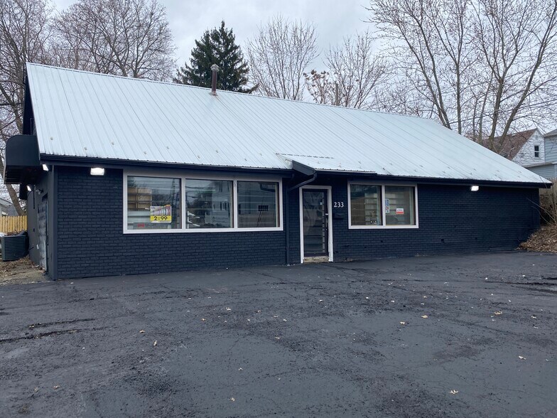 Primary Photo Of 233 Lexington Ave, Mansfield Convenience Store For Sale