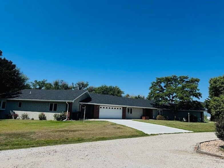 Primary Photo Of 1522-1624 Centennial Dr, McCook Apartments For Sale