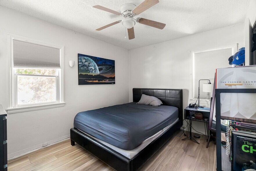 More Photos Of 2200 W Burbank Blvd, Burbank Freestanding For Sale