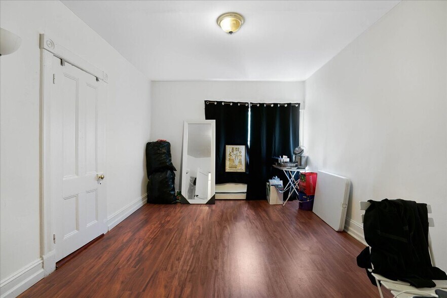 More Photos Of 1101 River Rd, New Windsor Township General Retail For Sale