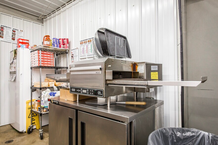 More Photos Of 3953 Highway 95, Cleveland Convenience Store For Sale