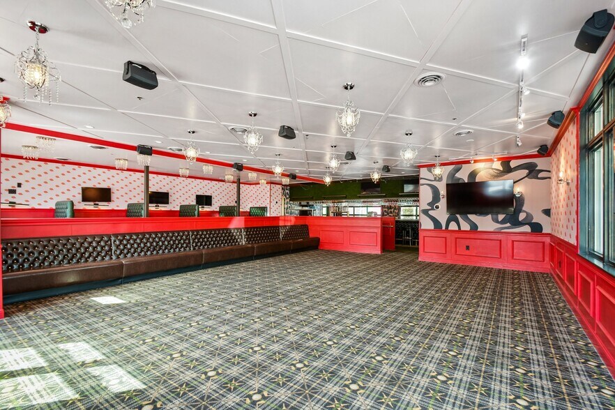 More Photos Of 2501 & 2519 Marshall St NE, Minneapolis Restaurant For Lease