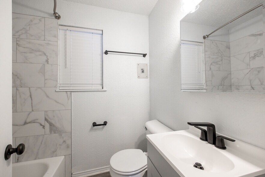 More Photos Of 130 NW 17th St, Oklahoma City Apartments For Sale