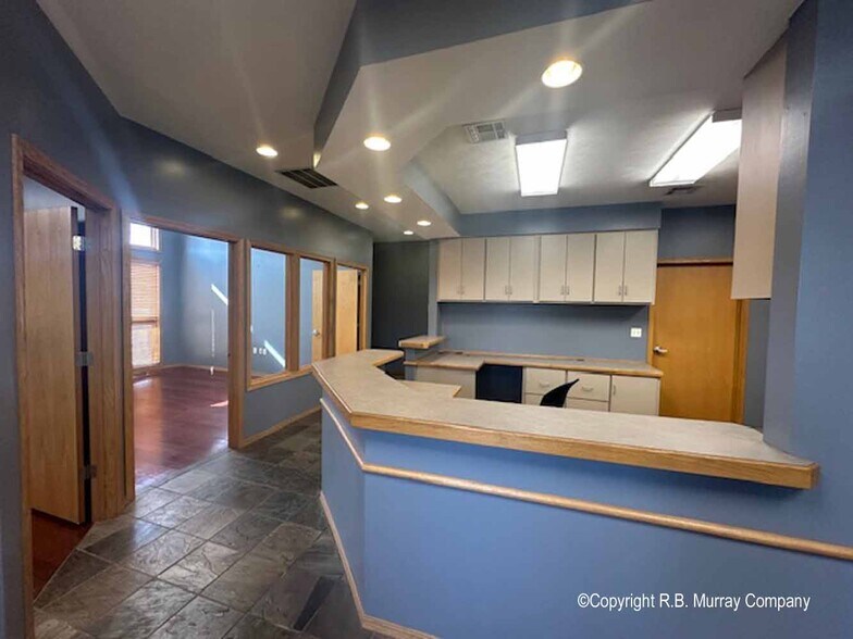 More Photos Of 1368 E Kingsley St, Springfield Office For Lease