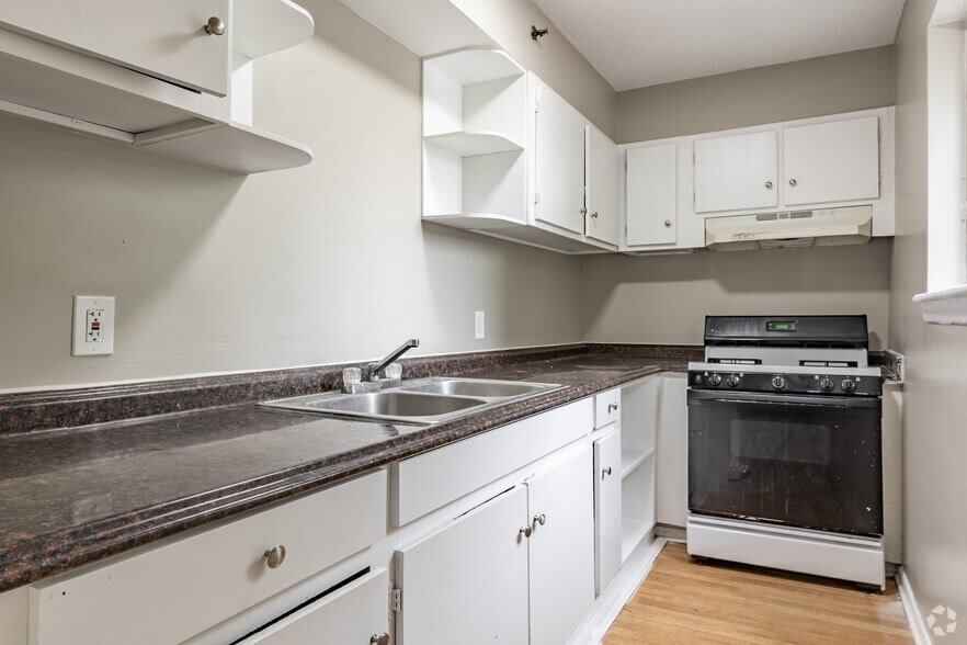 More Photos Of 3937 Glenwood Rd, Decatur Apartments For Sale