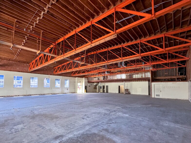 More Photos Of 9447-9453 Culver Blvd, Culver City Bank For Lease