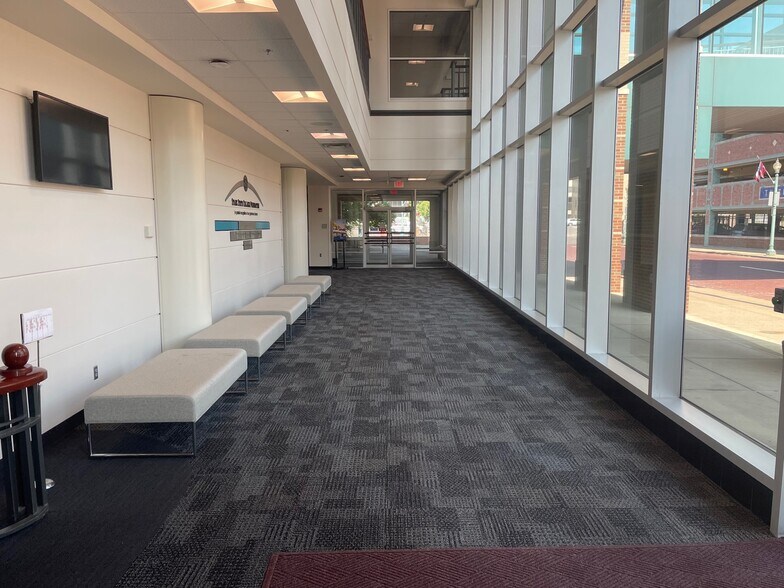 More Photos Of 400 3rd St SE, Canton Office For Lease