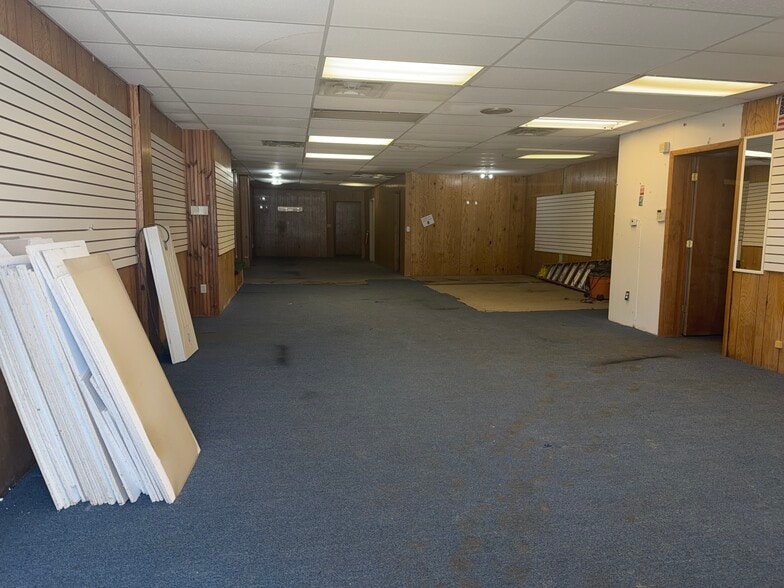 More Photos Of 6731 Kennedy Ave, Hammond Storefront Retail Residential For Lease