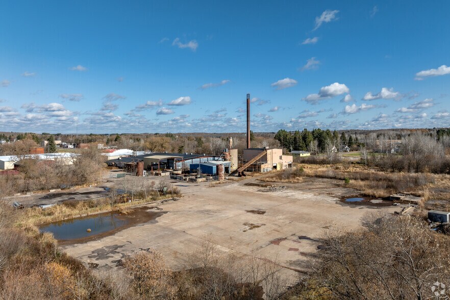 More Photos Of 236 S 2nd St, Butternut Distribution For Lease