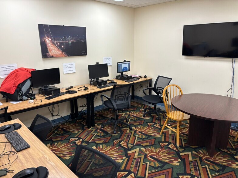 More Photos Of 24 Church St, Ellsworth Office For Lease