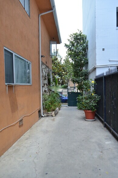 More Photos Of 749 S Berendo St, Los Angeles Apartments For Sale