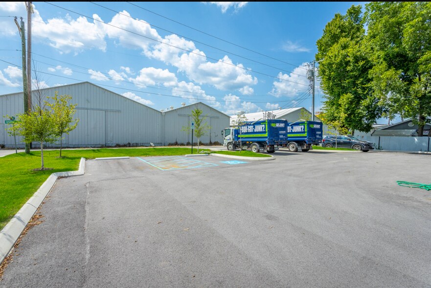 More Photos Of 1409 E 51st St, Chattanooga Warehouse For Lease