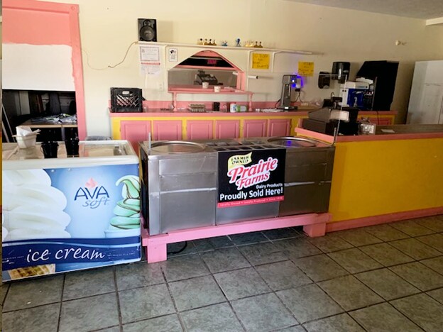 More Photos Of 123 Alton Rd, Carlinville Restaurant For Sale