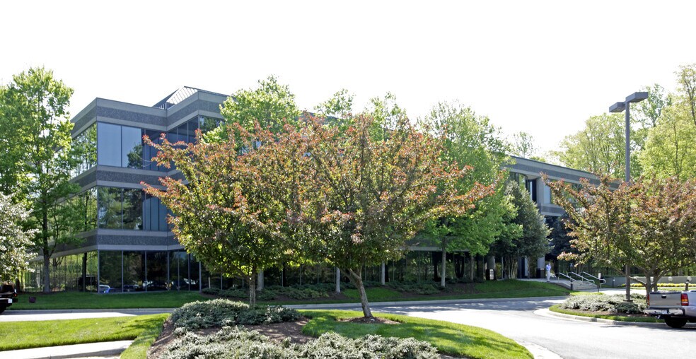 More Photos Of 9011 Arboretum Pky, Richmond Office For Lease