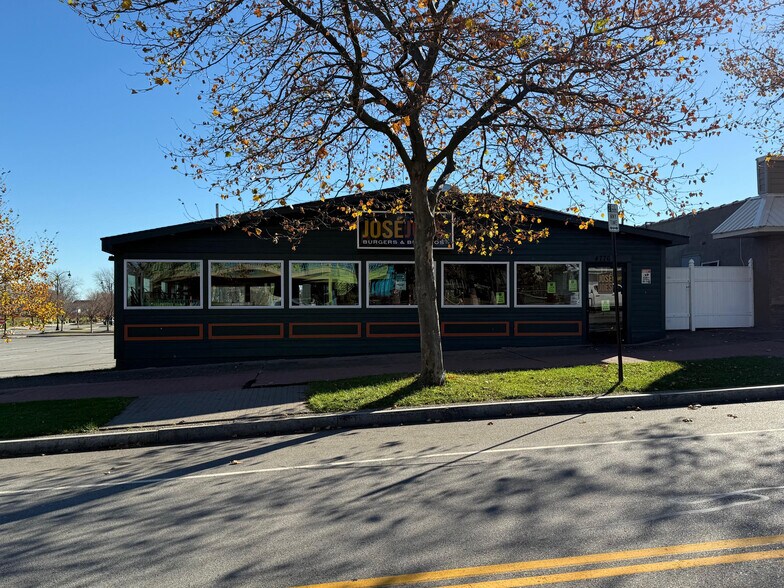 More Photos Of 4776 Lake Ave, Rochester Restaurant For Lease