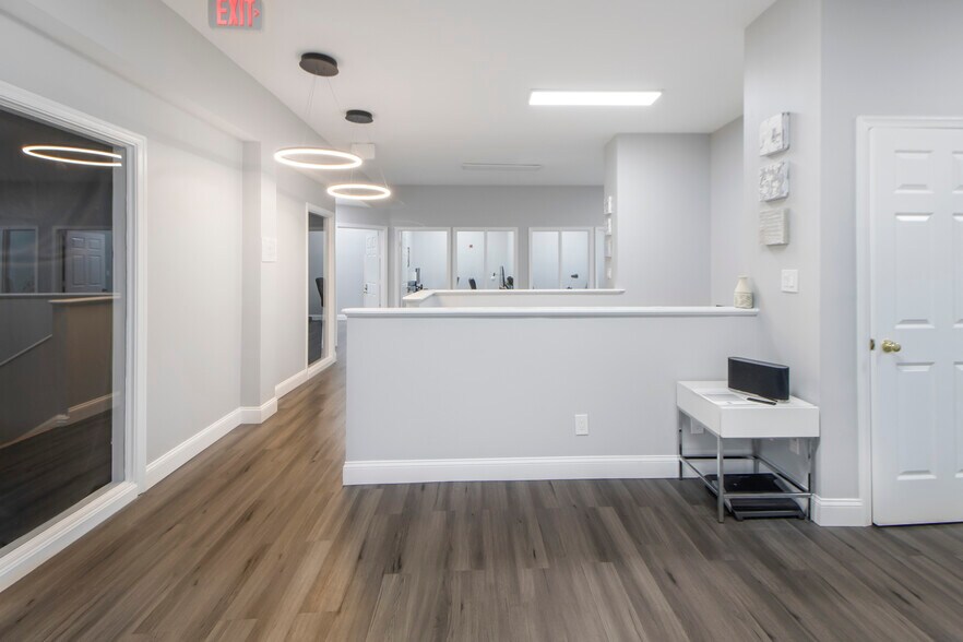 More Photos Of 4200 Evergreen Ln, Annandale Medical For Sale