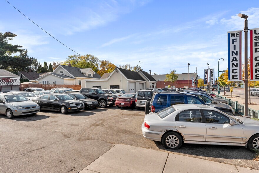 More Photos Of 4201 E Lake St, Minneapolis Auto Dealership For Sale