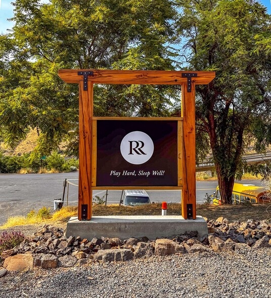 More Photos Of 210 Hartman Ave, Maupin Hotel For Sale