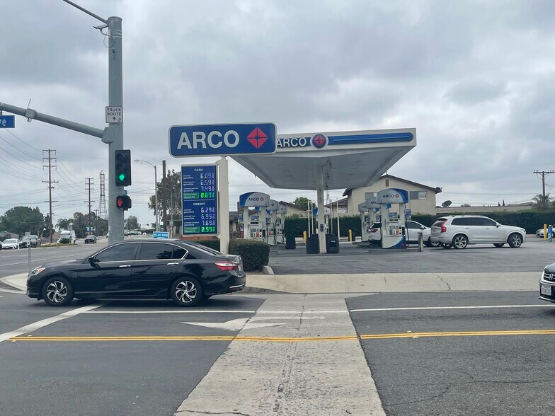 More Photos Of 9706 Telegraph Rd, Downey Service Station For Sale