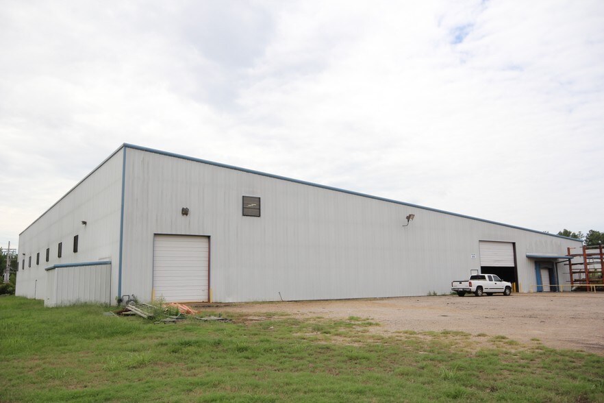 More Photos Of 2938 Brown Rd, Marshall Warehouse For Sale