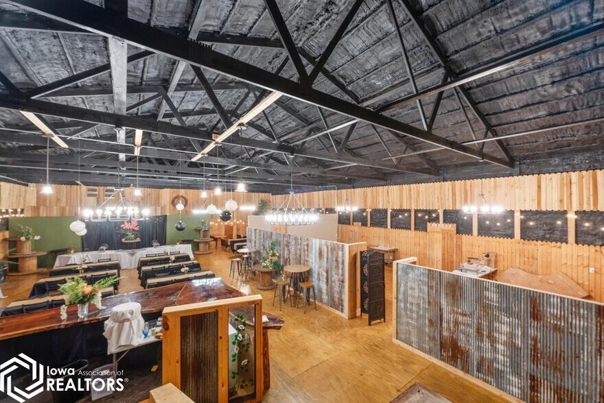 More Photos Of 110 E Union St, Unionville Restaurant For Sale